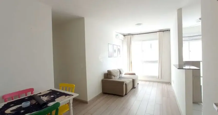 Apartamento 2 dormitórios - 1 vaga - Ensolarado. Infraestrutura condomínio.