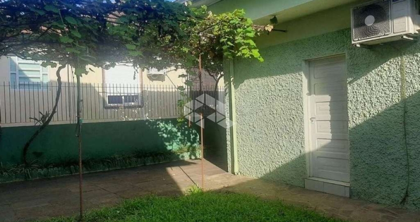 Casa de 7 quartos à venda Avenida Antunes Ribas, Jardim Itu - Porto Alegre