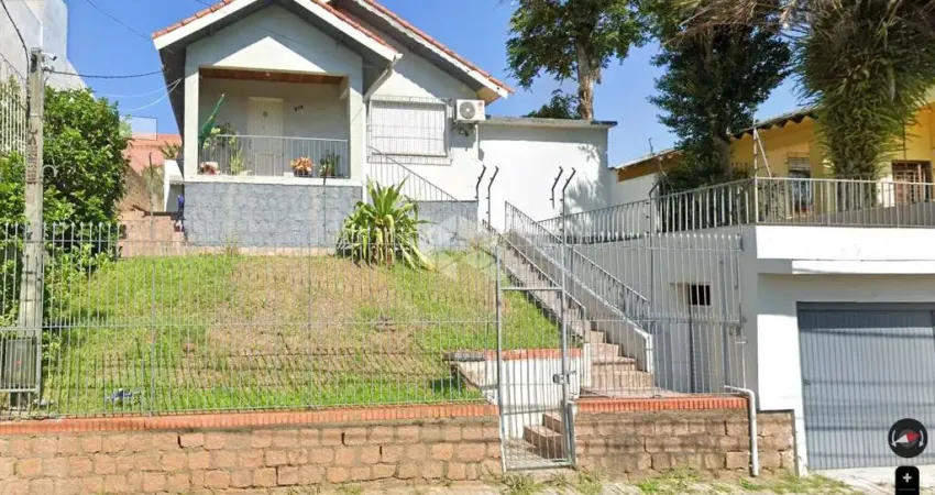 Casa ampla, totalmente reformada e pronta para morar!