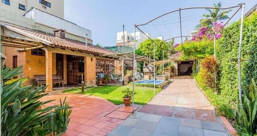 Casa 3 quartos no bairro São João, com área privativa de 255m2 em Porto Alegre