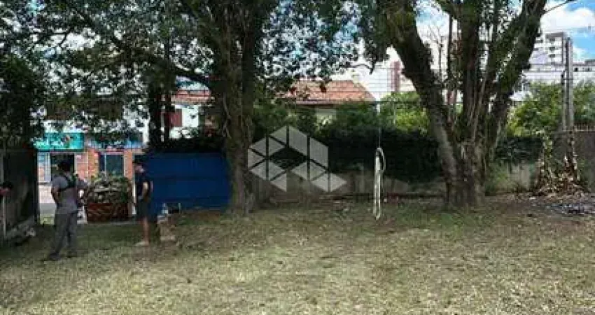 Terreno plano com 466 metros totais no bairro Cristo Redentor