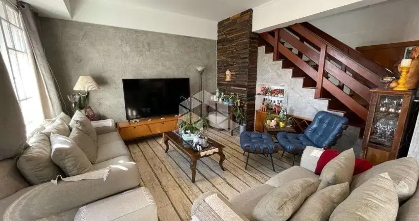 SOBRADO 370m² com 5 dormitórios no Parque da Matriz - Cachoeirinha/RS.
