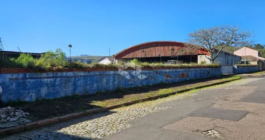 Excelente oportunidade para investidores terreno com galpão com 2.400m2