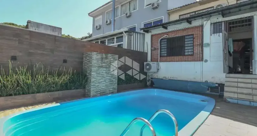Excelente casa, toda reformada com 183,22 m2 com 4 quartos, localizada no Bairro Cristo