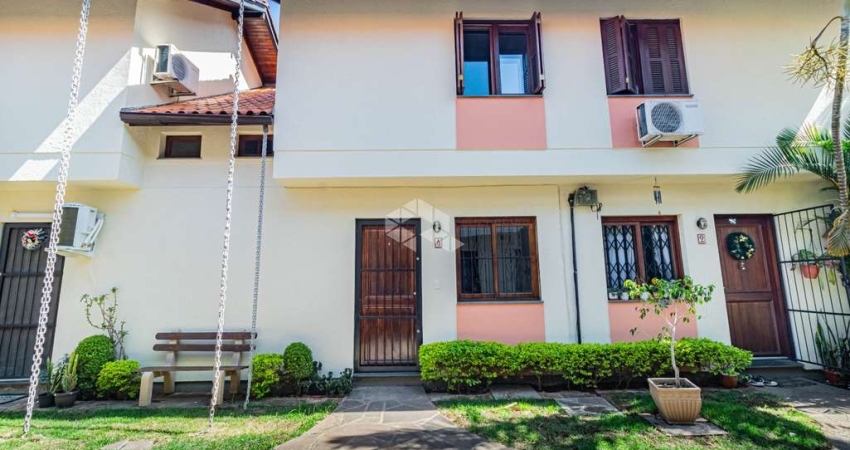 Casa em Condominio com 02 dormitórios e 02 vagas de garagem
