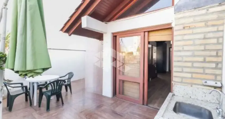 Cobertura Residencial com 2 dorms,  possibilidade do 3. dorm. 2 vagas de garagem, bairro Tristeza.