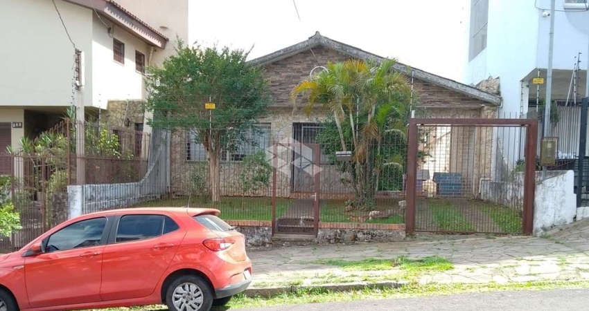 Ótima Casa 3 quartos, a 20 metros da Av. Nonoai, próxima Bourbon Teresópolis e UniRitter