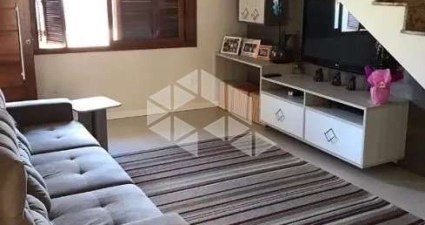 Casa à venda no bairro Tristeza com 3 dormitórios (1 suíte) - Totalmente Reformada!