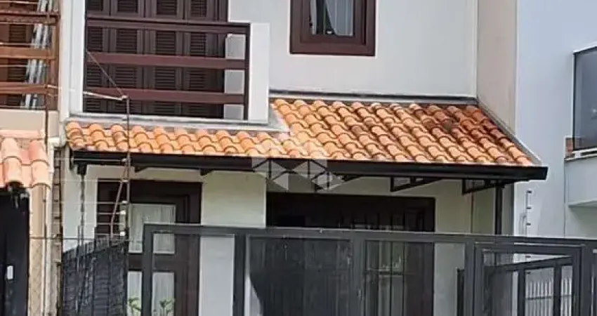 Sobrado 2 dormitórios - bairro Guarujá Zona Sul de Porto Alegre