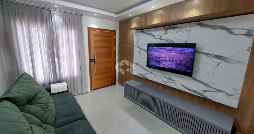 Casa Moderna e Bem Localizada com 02 dormitórios - Semi Nova
