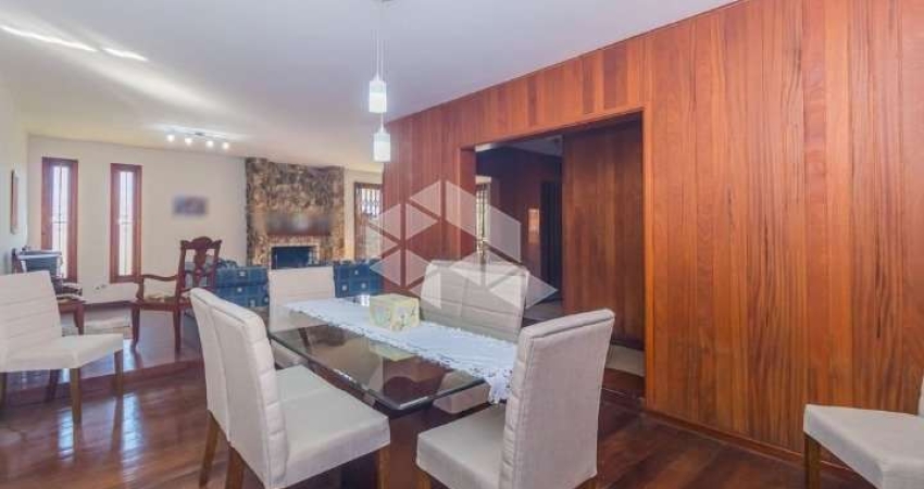 Casa em Ipanema 4 dormitórios 3 vagas de garagem