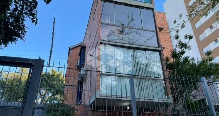Apartamento Mobiliado, com 2 dormitórios, 1 vaga de garagem escriturada, no coração da Tristeza