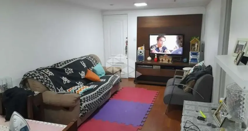 Apartamento de 61m², 3 dormitórios, 1 banheiro, 1 vaga, andar alto.