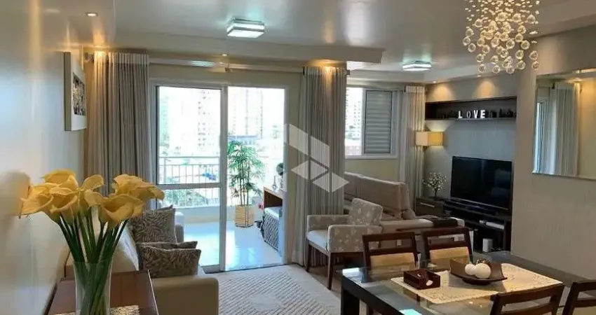 Apartamento de 69m², 2 dormitórios, com sala ampliada, 1 suíte, 1 vaga, andar alto
