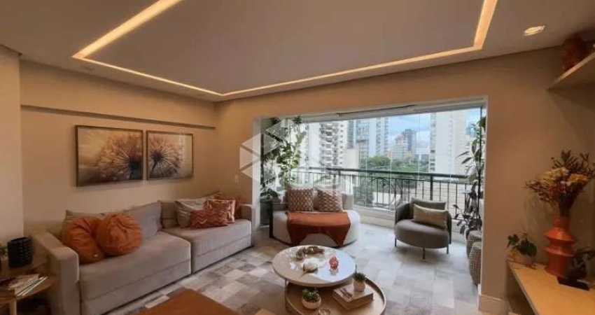 Apartamento à venda em São Paulo-SP, Indianópolis. 3 quartos, 1 suíte com closet, 2 salas, 3 banheiros, 2 vagas de garagem, 103m². Agende sua visita!
