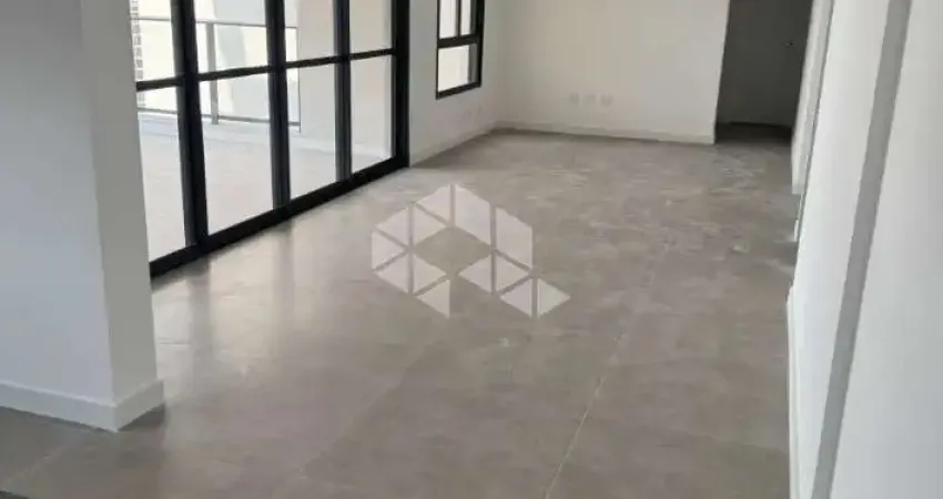 O apartamento no bairro Mirandópolis possui 141 metros quadrados com 3 quartos sendo 3 suites