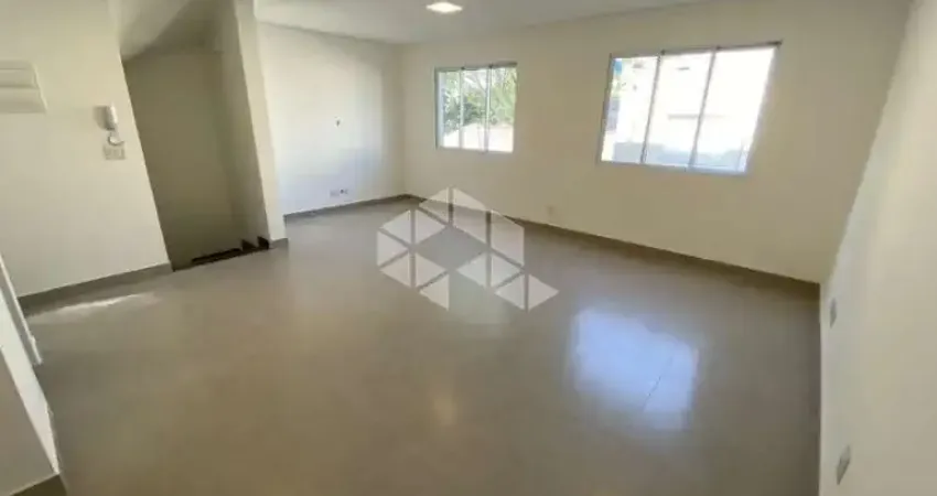 Casa em condomínio na saúde - sp, com 95m2, 2 suítes, área externa, depósito privativo e 2 vagas de garagem cobertas.