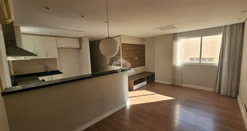 Belíssimo apartamento reformado com 02 quartos e 01 vaga de garagem, na aclimação.