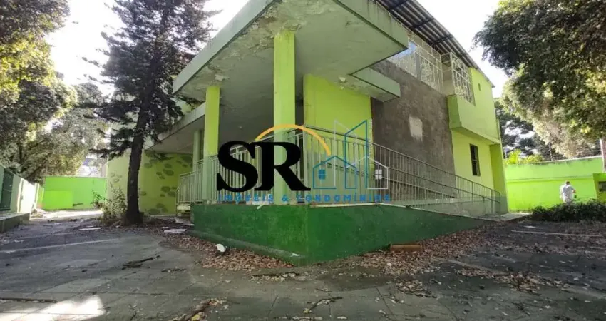 ALUGA-SE CASA COMERCIAL NO CENTRO (R$ 25.000,00)