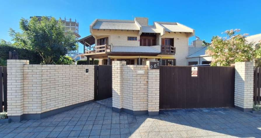 Casa para Venda em Penha, Armação, 5 dormitórios, 4 suítes, 2 banheiros, 3 vagas