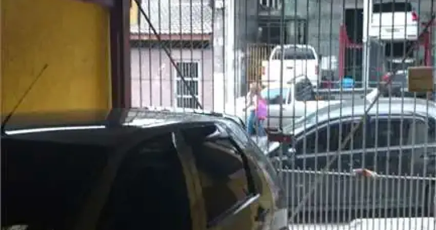 Sobrado a venda no bairro Jardim Regis