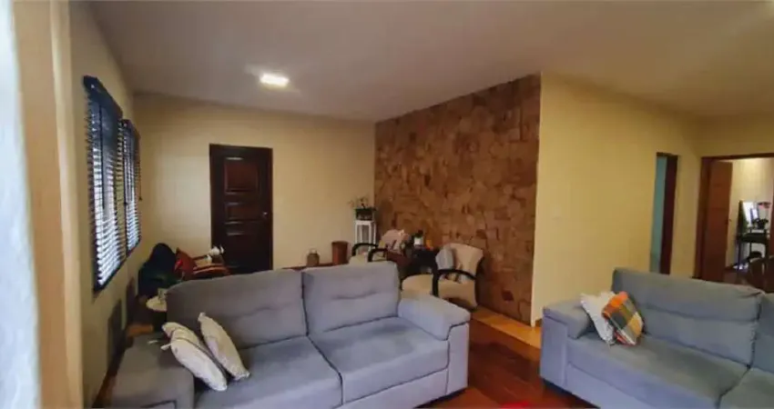 Casa com 9 quartos à venda na Rua Valter Ribeiro Marrany, 385, Cidade Dutra, São Paulo