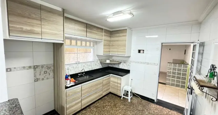 Casa com 3 quartos à venda na Rua Clineu Braga de Magalhães, 145, Cidade Ademar, São Paulo