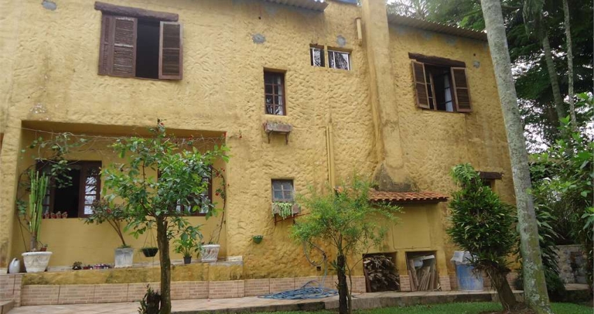 Sobrado com 06 dormitórios a venda - Região Parelheiros