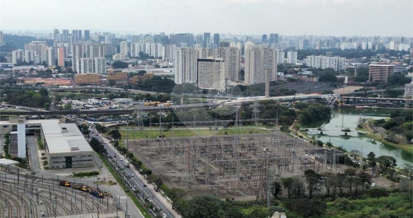 Terreno comercial à venda na Avenida Guarapiranga, 23, Guarapiranga, São Paulo