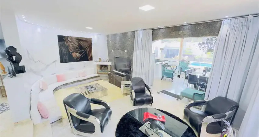Casa térrea com 4 quartos à venda em Jardim Santa Helena - SP