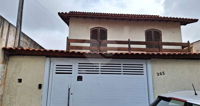 Casa residencial e comercial para venda ou locação no Jardim Régis.