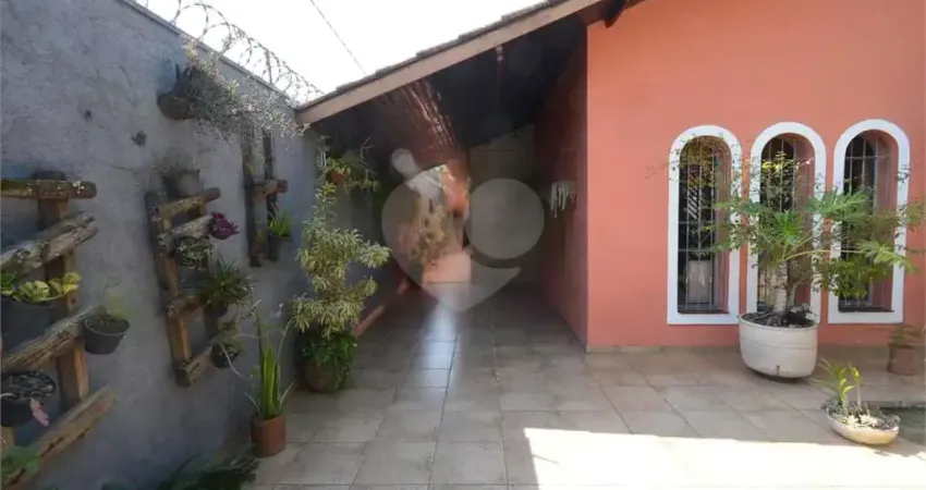 Casa com 3 quartos à venda na Rua Tasmânia, 116, Socorro, São Paulo