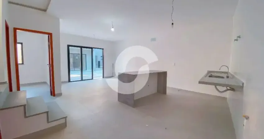 Casa triplex com 3 ou 4 suítes em condomínio em Itaipu
