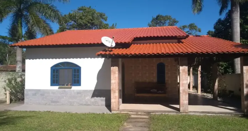 Casa de 3 quartos com 1 suíte e 2 vagas com terreno de 450 m² com uma bela vista das montanhas
