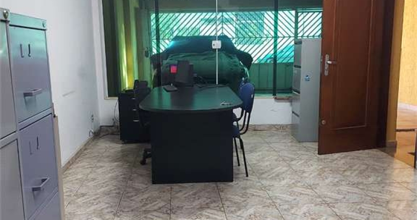 Ótimo Sobrado de 3 dormitórios á venda na Vila Guarani!