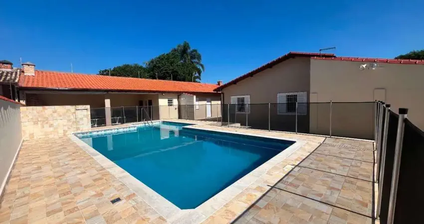 Casa Térrea em Dois Lotes com Piscina – 900m do Mar