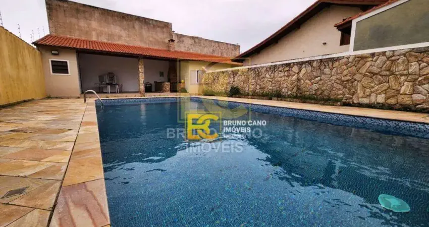 Casa Térrea em 2 Lotes com Área de Lazer a 200m da Praia
