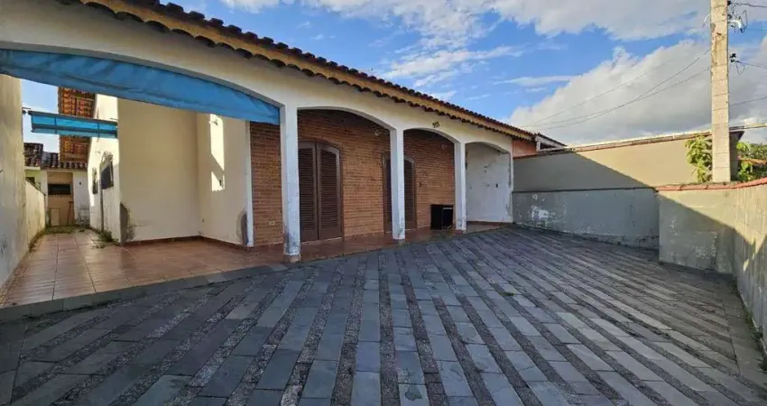 Casa a 600m do Mar à venda, - Belmira Novaes - Peruíbe/SP