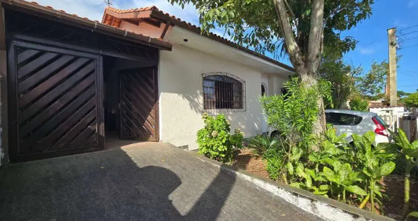 Casa Térrea em Bairro Residencial a 850m Do Mar- Stella Maris - Peruíbe/SP
