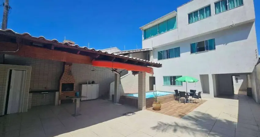Sobrado com Piscina, 6 dormitórios, garagem para 7 carros - Jangada - Peruíbe/SP