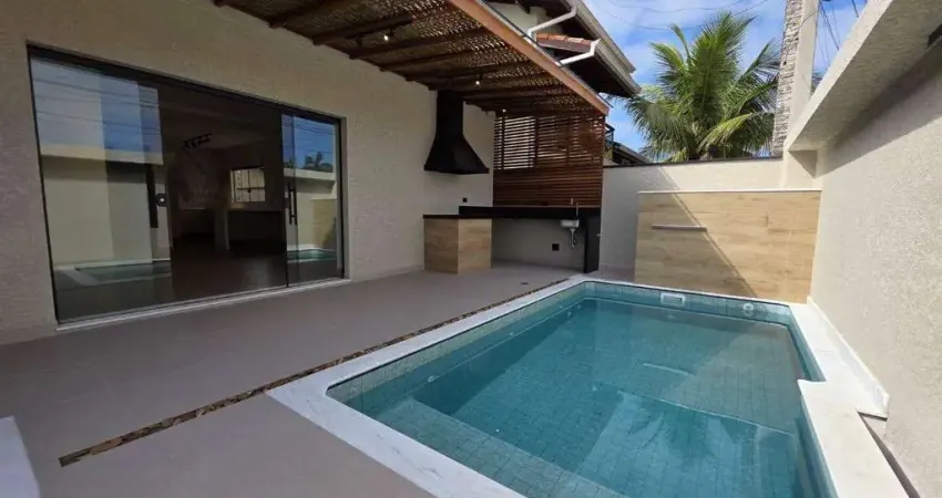Casa com Piscina a 250m do Mar à venda - Oasis - Peruíbe/SP