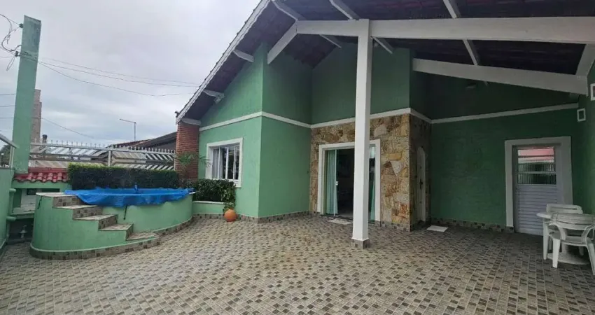 Casa térrea à 150 metros da praia no Oasis em Peruíbe/SP
