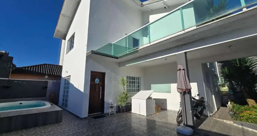 Sobrado moderno no centro da cidade a 500m do mar à venda - centro - peruíbe/sp