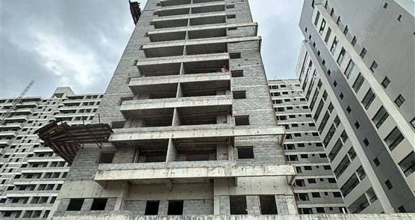 BELÍSSIMO APARTAMENTO, À 50M DO MAR E LAZER COMPLETO