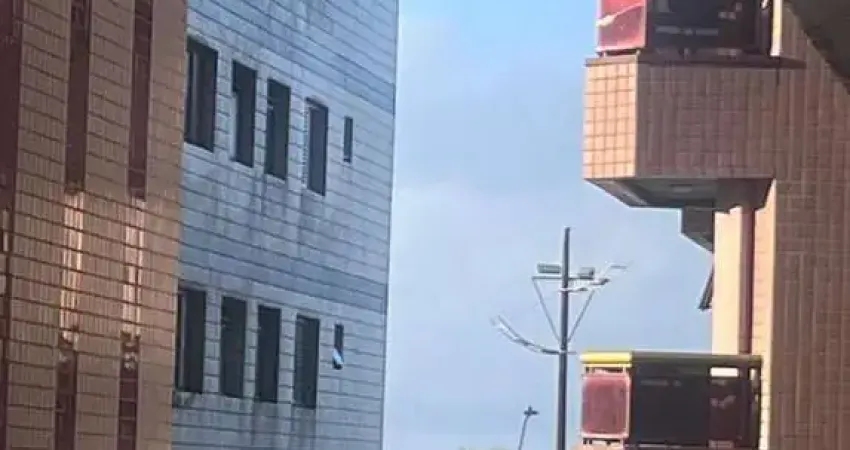 BELÍSSIMO APARTAMENTO, À 140M DO MAR E LAZER COMPLETO