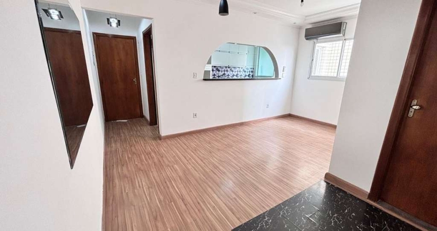 BELÍSSIMO APARTAMENTO, À 800M DO MAR E LAZER