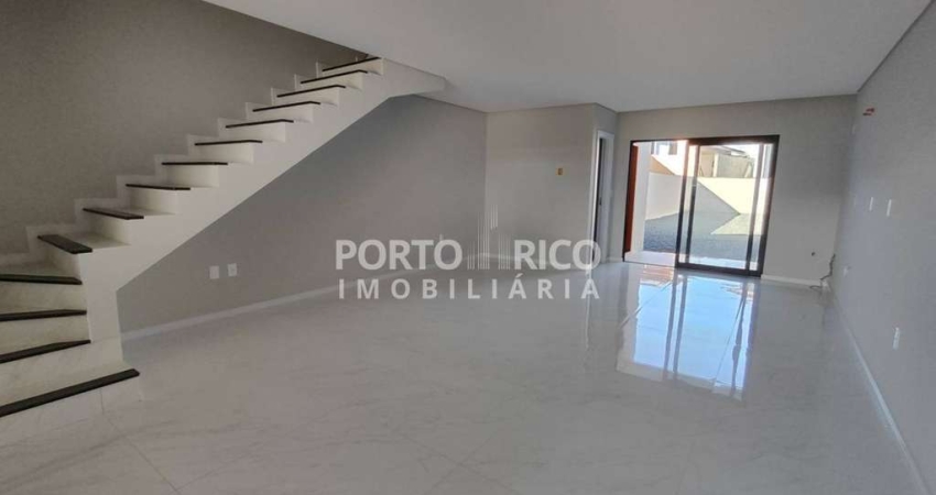 Sobrado Geminado de 142m² no Bom Retiro - Amplo terreno nos fundos