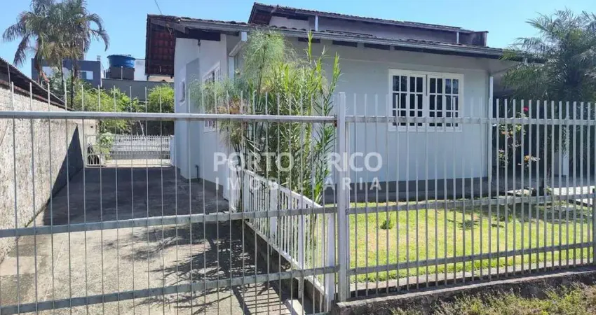 Casa com terreno amplo e potencial comercial no costa e silva