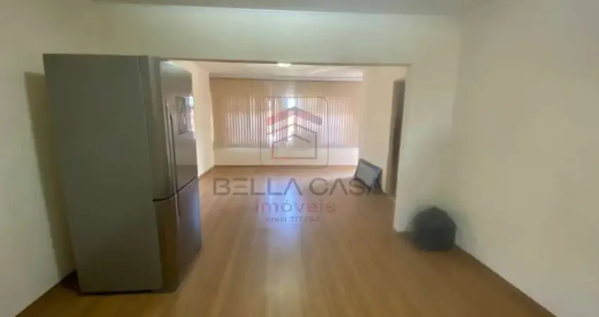 Casa térrea a venda na Vila Alpina com quintal e horta.