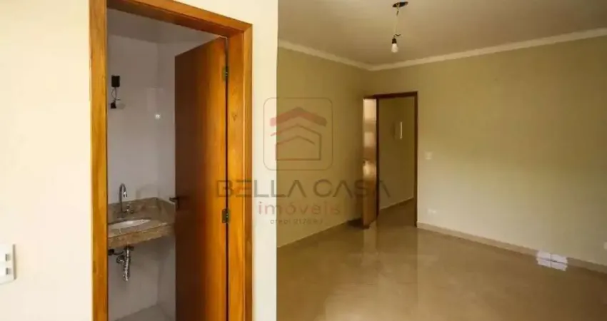 Sobrado Espaçoso e Bem Localizado | 3 Dormitórios (1 Suíte) | 3 Vagas